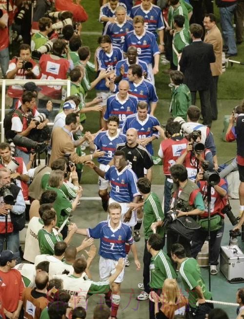 齐达内:上半场表现比较挣扎 平局是个公平的结果 齐达内:上半场表现比较挣扎 平局是个公平的结果